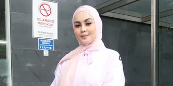 Terlihat Akur, Jennifer Dunn Jalan Bareng Anak-Anak Sarita Abdul Mukti dan Faisal Harris di Mall