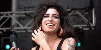 Ternyata Amy Winehouse Meninggal Akibat Bulimia?