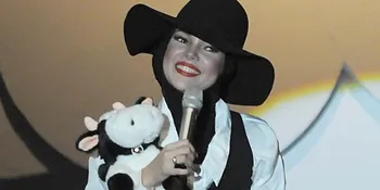 Ternyata Dewi Sandra Ngefans Sama Coboy Junior