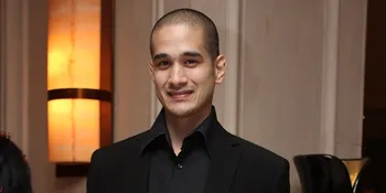 Terpisah 30 Tahun, Okan Kornelius Akhirnya Bertemu Ibu Kandungnya