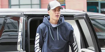 Tertangkap Kamera! Justin Bieber Ketahuan Mesra Bareng Cewek