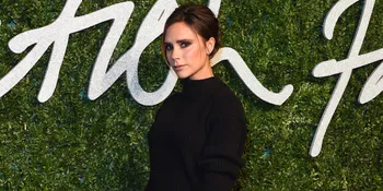 Terungkap! Ini Dia Alasan Victoria Beckham Tak Pernah Senyum
