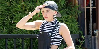 Terungkap! Miley Cyrus Sudah Jadi Biseksual Sejak Usia 14 Tahun