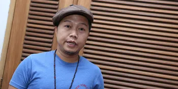 Tetap Berkarya, Cara Sandhy Sondoro Lupakan Masalah Perceraian