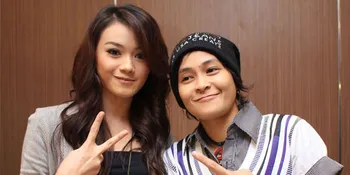 The Virgin Bagikan Kaos Bekas Manggung ke Anak Yatim