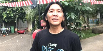 Tidak Pernah Ikut Lomba Panjat Pinang, Bimbim Slank: Nggak Mau Banyak Olinya