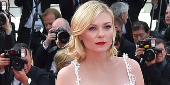 Timeless! Kirsten Dunst Pakai Dress Yang Ia kenakan 13 Tahun Lalu