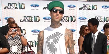 'Tinggalkan' Blink 182, Travis Barker Justru Rilis...