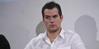 Tinggalkan Henry Cavill, Kaley Cuoco Tunangan Dengan Pria Lain