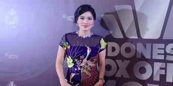 Titi Kamal Banyak Kenalkan Buah Hatinya ke Alam