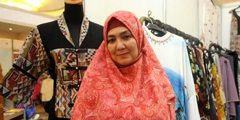 Tobat, Eva Arnaz Bakar dan Hancurkan Semua Film Panasnya di Rumah