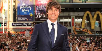 Tom Cruise, Jalani Hubungan Serius Dengan Perempuan Misterius?