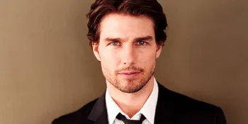 Tom Cruise Ketahuan Mesra Dengan Pacar Baru?