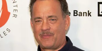 Tom Hanks Kejutkan 'SATURDAY NIGHT LIVE' Dengan Tampil Cameo