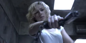 [Trailer] Scarlett Johansson Jadi Wanita Super Dalam 'LUCY'
