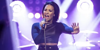 Trik Atasi Stres dan Depresi, Demi Lovato Suka Mengurung Diri