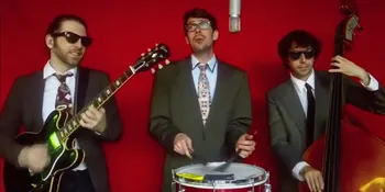 Trio Jazz Cover Suit & Tie Milik JT, Kamu Bakal Terpesona