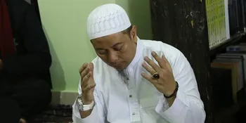 Tuai Kontroversi, Opick Buktikan Keaslian Sehelai Rambut Nabi Muhammad yang Dijaganya
