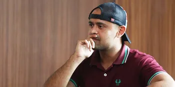 Tugas Kuliah, Mike Lucock Sempat Liputan PSK Hingga Preman
