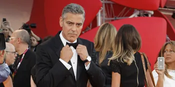 Tujuh Bulan Pacaran, George Clooney Resmi Bertunangan
