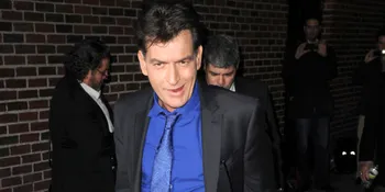 Tunangan Charlie Sheen Ternyata Masih Punya Suami