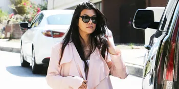 Turun 16 Kg Usai Melahirkan, Ini Rahasia Kourtney Kardashian