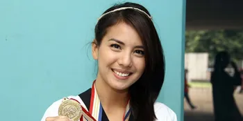 Tya Ariestya Bacakan Janji Atlet di Indonesia Open 2012