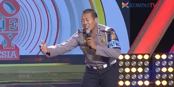 Ubah Persepsi Galak, Polisi Ini Lakukan Stand Up Comedy di TV