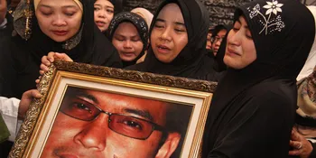 Uje Kenalkan Anak ke 'Pendamping Setia'