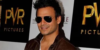 Ulang Tahun ke-37, Wajah Vivek Oberoi Berlumur Kue