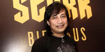 Ultah, Katon Dapat Kado Istimewa Dari Ira Wibowo