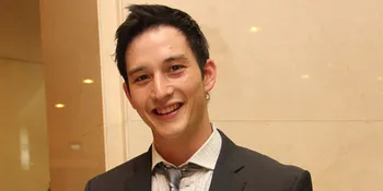 Ultah, Mike Lewis Ingin Segera Cari Pendamping