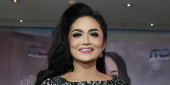 Umrah, Krisdayanti dan Raul Lemos Nikmati Ramadan di Tanah Suci