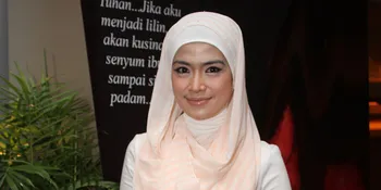 Umrah, Yulia Rachman Tak Minta Jodoh