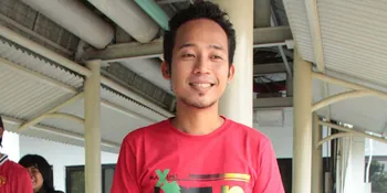 Umroh, Deni Cagur Wujudkan Cita-Cita Sejak SMA