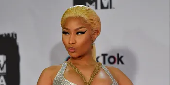 Umumkan Kehamilan Anak Pertama, Nicki Minaj Posting Foto Perut Buncit dalam Balutan Bikini Two Piece