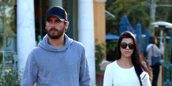 Unggah Foto Bareng Scott di Kamar, Kourtney Kardashian Ingin Buat Sofia Richie Panas?