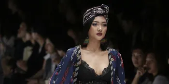 Unggah Foto 'Hello From Us', Marion Jola Resmi Pacaran Dengan Julian Jacob?