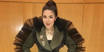 Unggah Foto Pemotretan Cantik, Hidung Tina Toon Bikin Netizen Salah Fokus