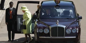 Ungkap Alasan Mengapa Ratu Elizabeth Selalu Kenakan Pakaian Berwarna Terang