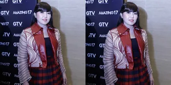 Ungkapan Terima Kasih, Via Vallen Beri Hadiah Buket Uang Untuk Sang Ibunda