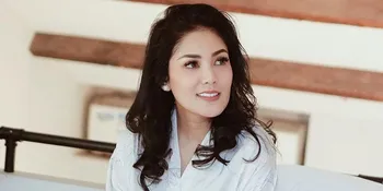 Unik dan Stylish, Nindy Tampil Pakai Jaket Bergambar Wajah Para Member SMASH!