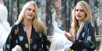 Ups! Dress Cara Delevingne Berkibar, Jadi Kelihatan Deh