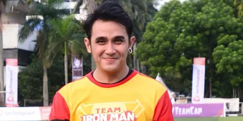 Ups, Vicky Nitinegoro Gampang Emosi Saat Main Sepak Bola