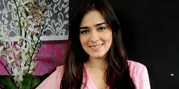 Usai Lamaran Yasmine Wildblood Pun Kembali Tertawa