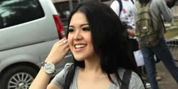 Usai Sulam Alis, Tina Toon Sulam Bibir