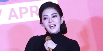 Usap Keringat Reino Barack dengan Manja Setelah Olahraga, Syahrini: Ugh Thayank Capek Ya?