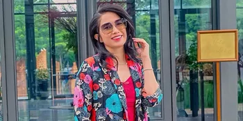 Ussy Sulistiawaty Ngidam Nasi Uduk, Belinya Harus Naik Mobil Porsche Sport