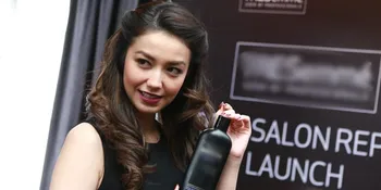 Velove Vexia Siap Botak Untuk Brad Pitt?