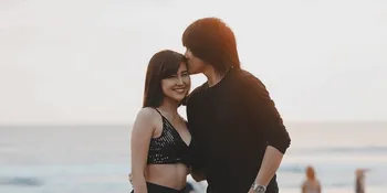 Vicy Melanie Bagikan Foto Saat Kevin Aprilio Terpuruk, Duduk Ngemper